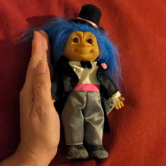 Dolls - Picture 3 of 9